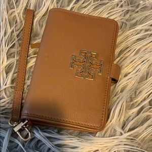 Super cute Tory Burch wristlet!